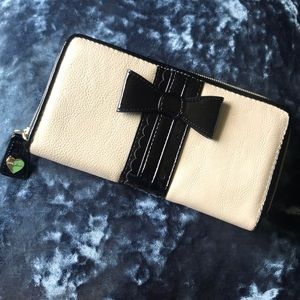 Betsy Johnson Black and Cream Bow Wallet